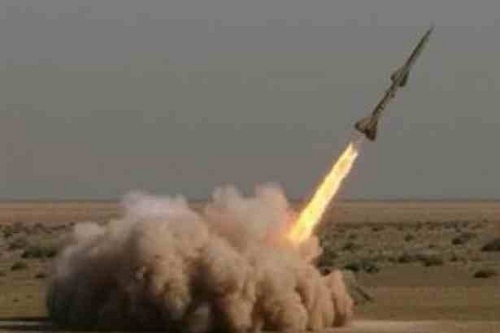 إطلاق قذيفة صاروخية